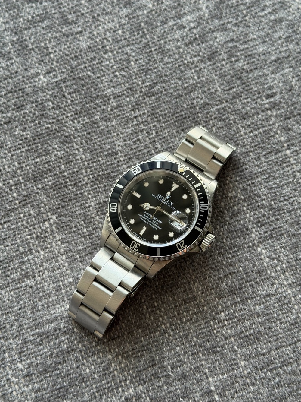 ROLEX Submariner Date 40mm Black Bezel 16610 Watch - Picture 11 of 15